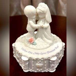 PRECIOUS MOMENTS 1996 Bride Groom Cake Topper